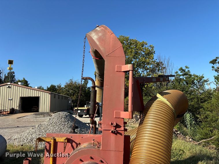 image for item FG0635 Leaf vacuum