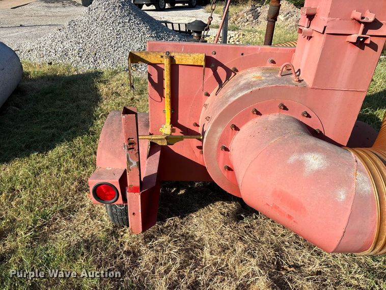 image for item FG0635 Leaf vacuum