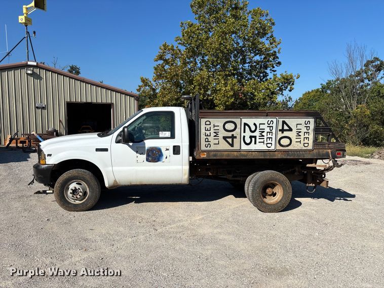 image for item FG0636 1999 Ford F-350 dump bed pickup truck