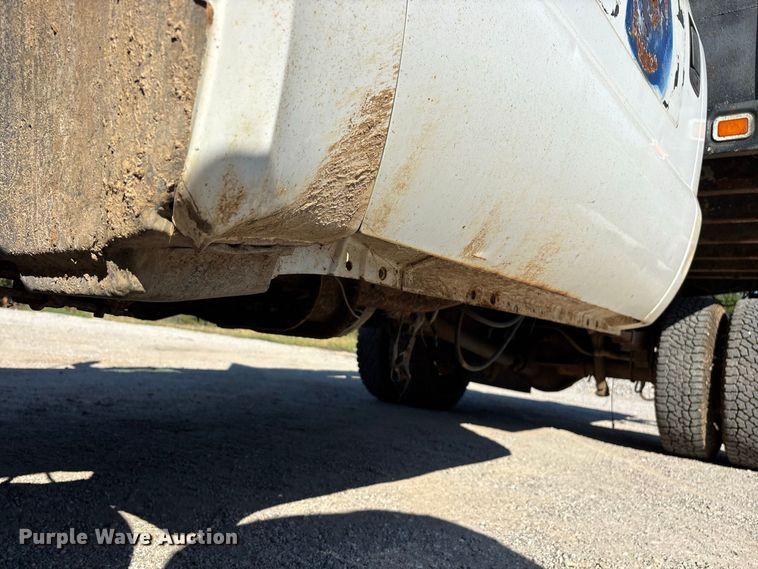 image for item FG0636 1999 Ford F-350 dump bed pickup truck