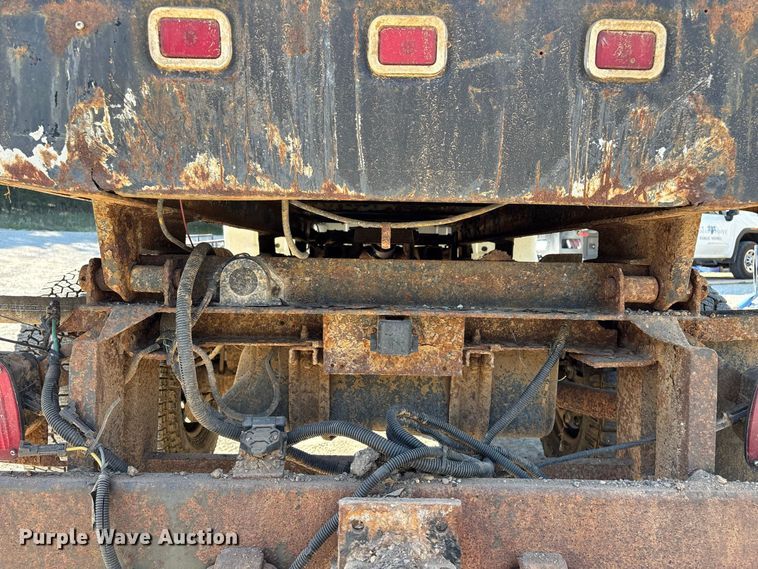 image for item FG0636 1999 Ford F-350 dump bed pickup truck