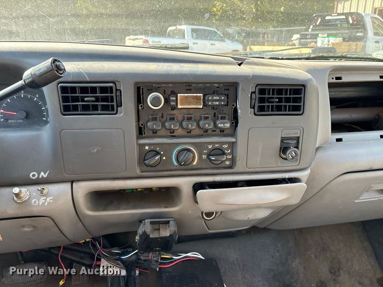 image for item FG0636 1999 Ford F-350 dump bed pickup truck