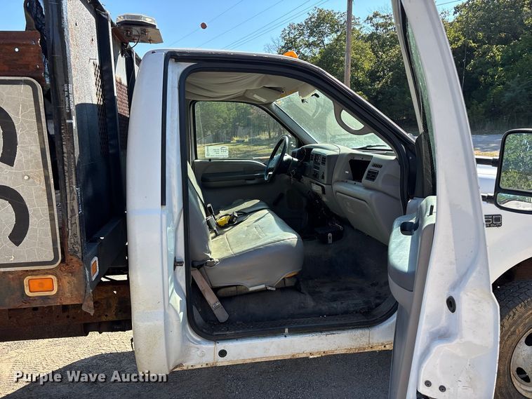 image for item FG0636 1999 Ford F-350 dump bed pickup truck