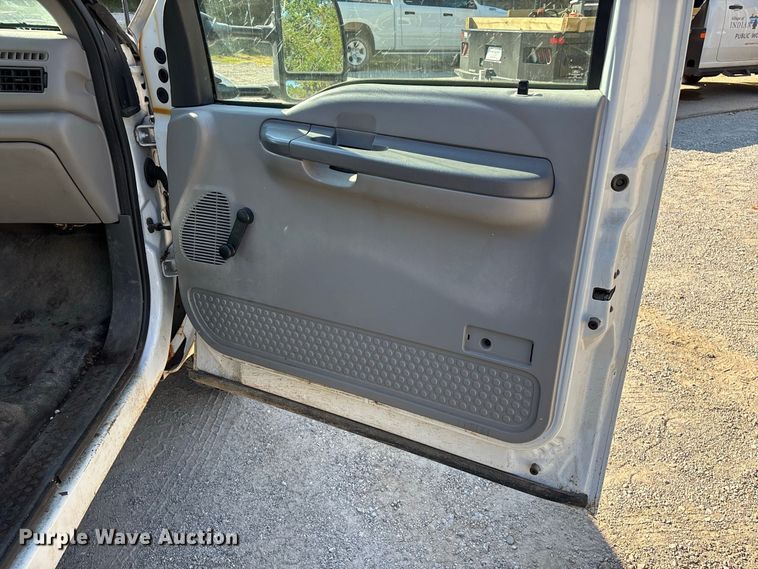 image for item FG0636 1999 Ford F-350 dump bed pickup truck