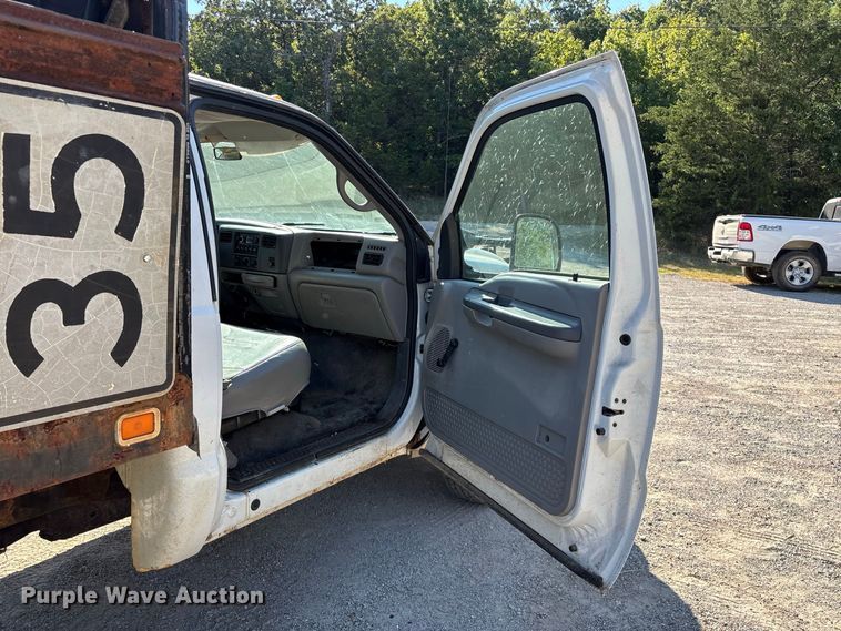 image for item FG0636 1999 Ford F-350 dump bed pickup truck
