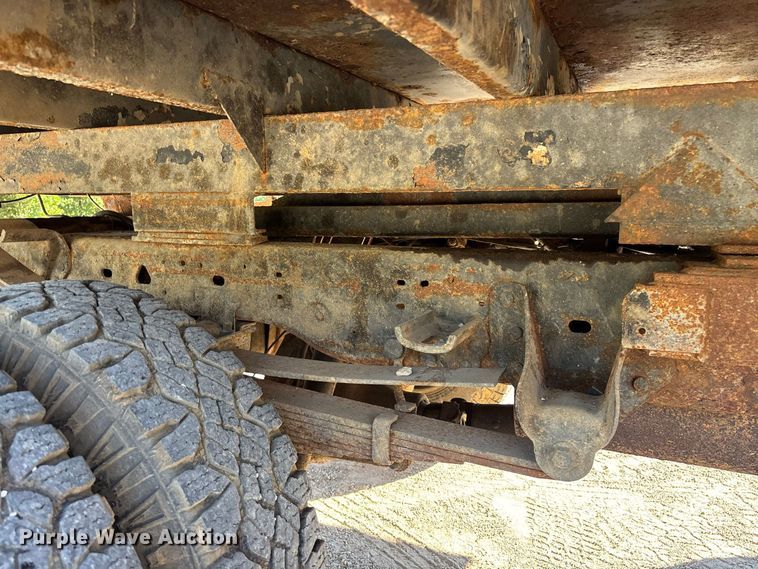 image for item FG0636 1999 Ford F-350 dump bed pickup truck