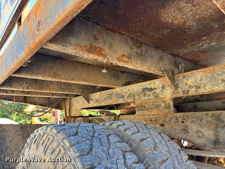 image for item FG0636 1999 Ford F-350 dump bed pickup truck