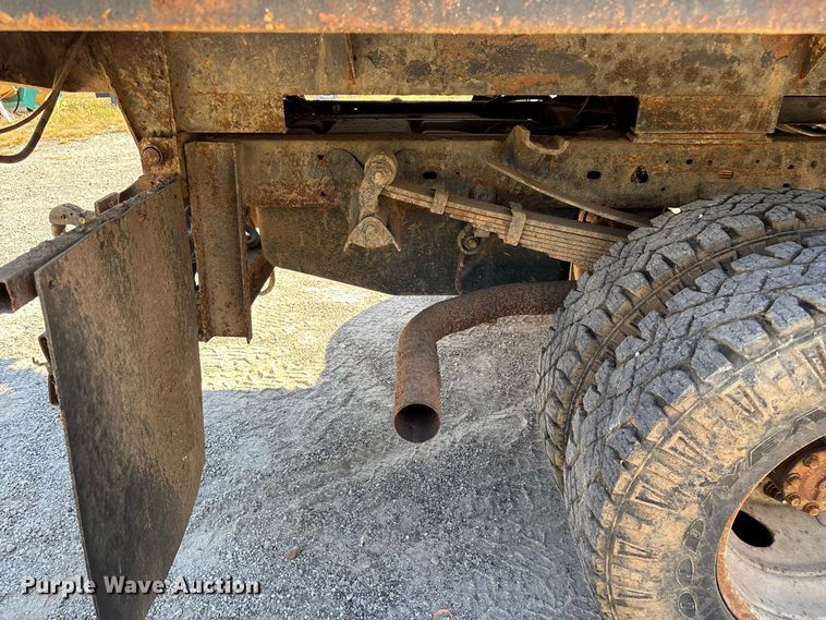 image for item FG0636 1999 Ford F-350 dump bed pickup truck