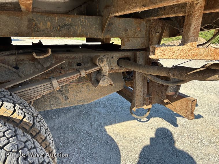 image for item FG0636 1999 Ford F-350 dump bed pickup truck