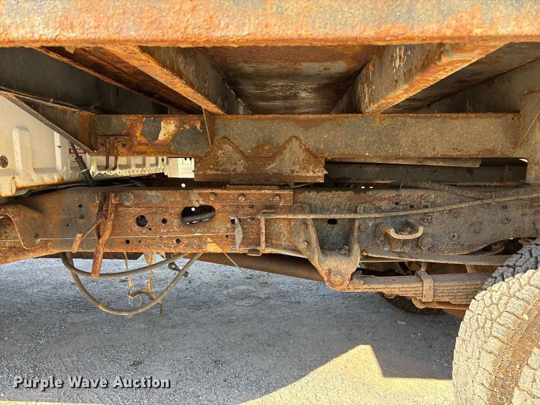 image for item FG0636 1999 Ford F-350 dump bed pickup truck