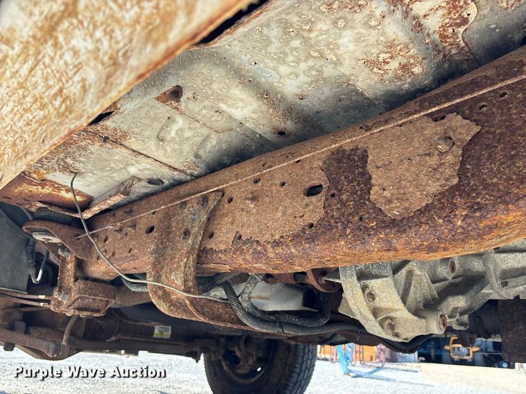 image for item FG0636 1999 Ford F-350 dump bed pickup truck