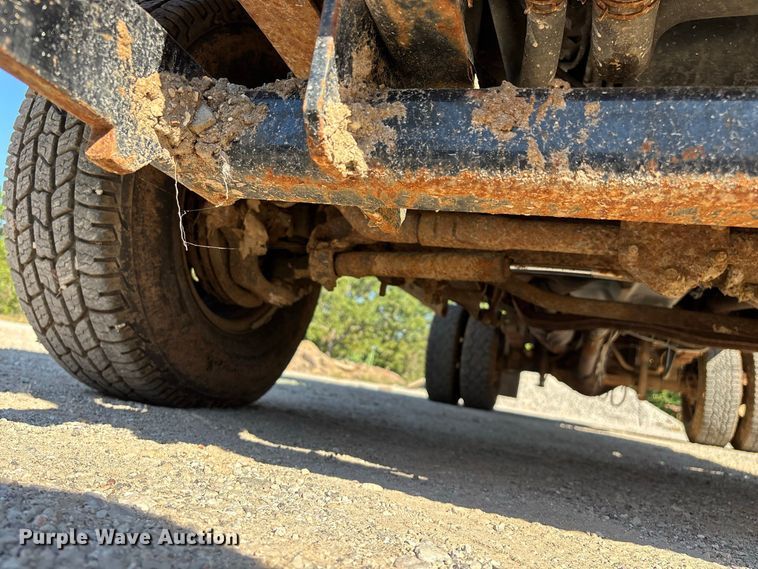 image for item FG0636 1999 Ford F-350 dump bed pickup truck