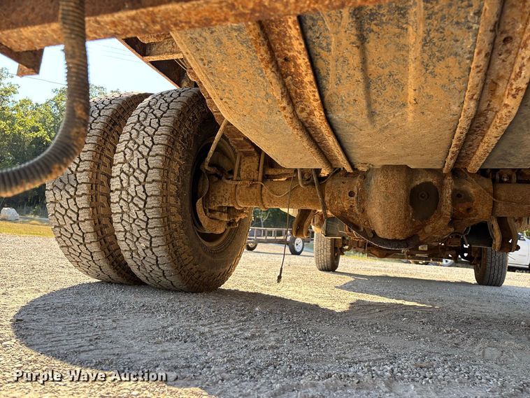 image for item FG0636 1999 Ford F-350 dump bed pickup truck