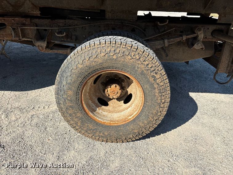 image for item FG0636 1999 Ford F-350 dump bed pickup truck