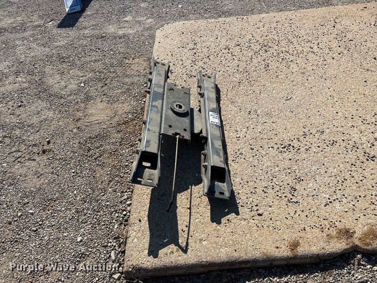 image for item FG0637 Gooseneck hitch