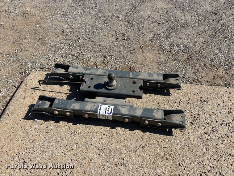image for item FG0637 Gooseneck hitch