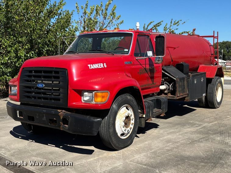 1997 Ford tanker fire truck
