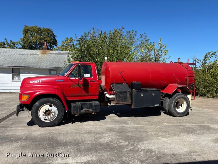 image for item FG0640 1997 Ford tanker fire truck