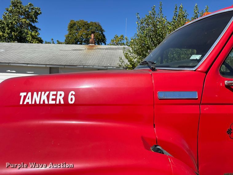 image for item FG0640 1997 Ford tanker fire truck