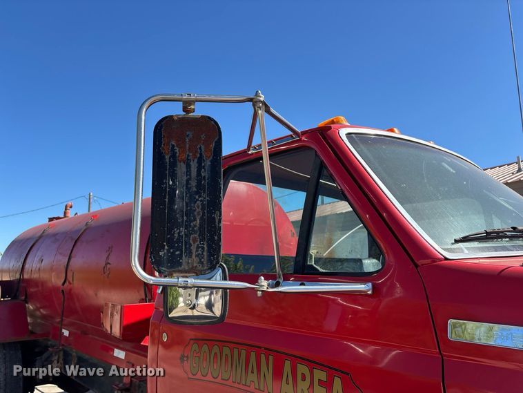 image for item FG0640 1997 Ford tanker fire truck