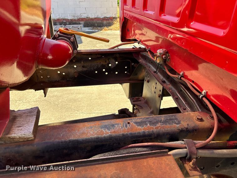 image for item FG0640 1997 Ford tanker fire truck