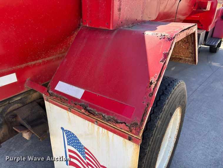 image for item FG0640 1997 Ford tanker fire truck