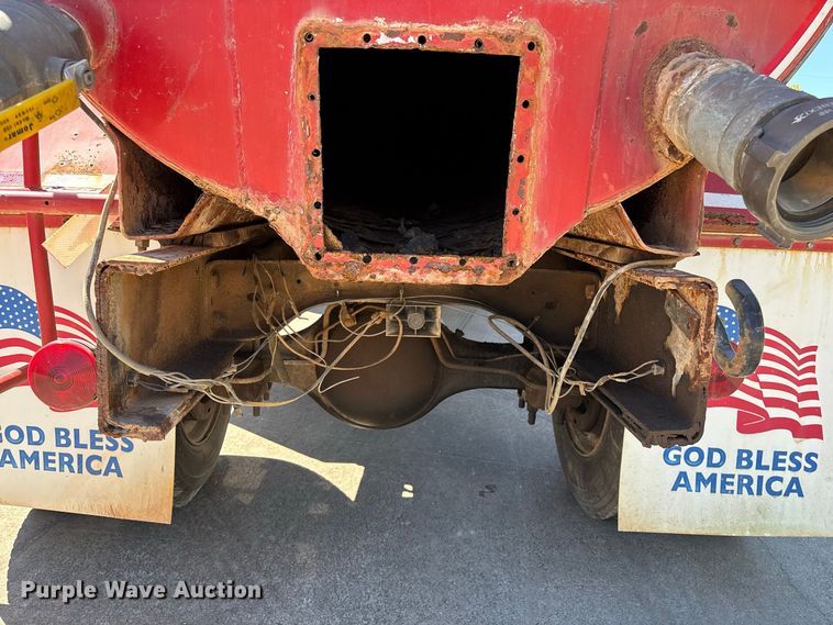 image for item FG0640 1997 Ford tanker fire truck