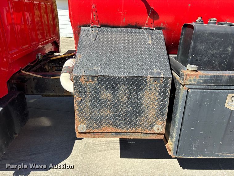image for item FG0640 1997 Ford tanker fire truck