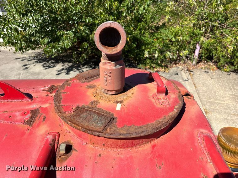 image for item FG0640 1997 Ford tanker fire truck