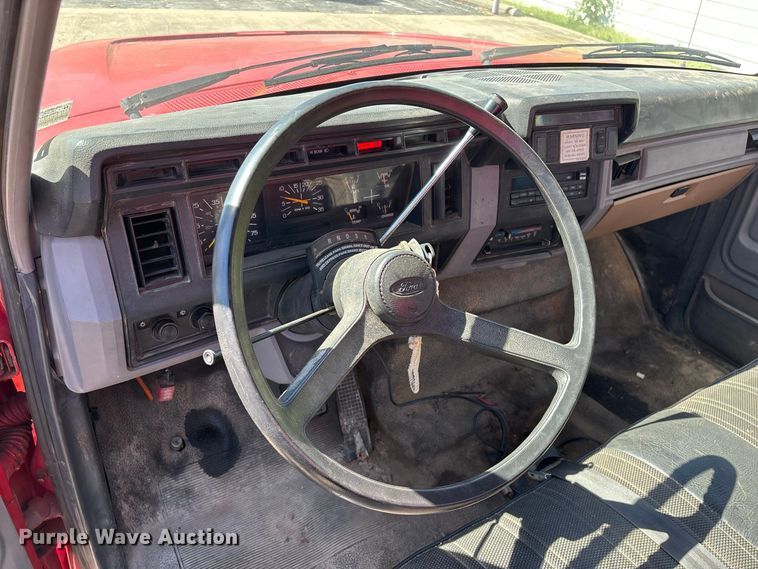 image for item FG0640 1997 Ford tanker fire truck