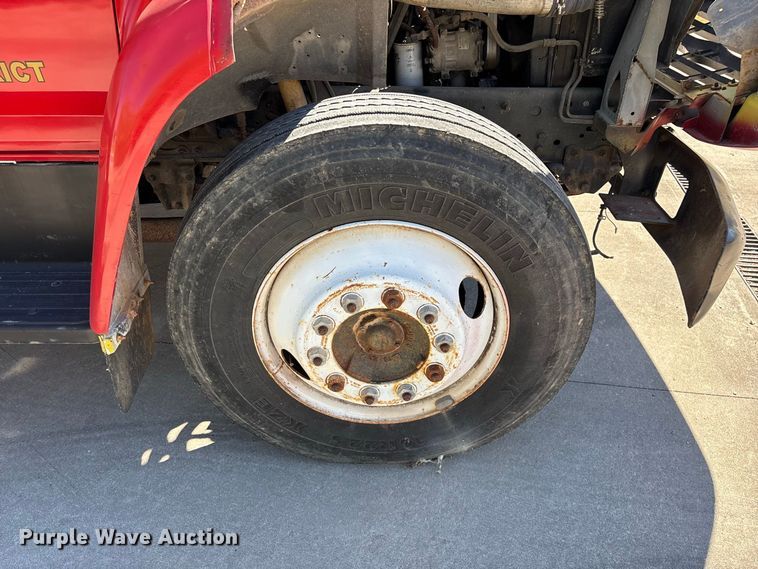 image for item FG0640 1997 Ford tanker fire truck