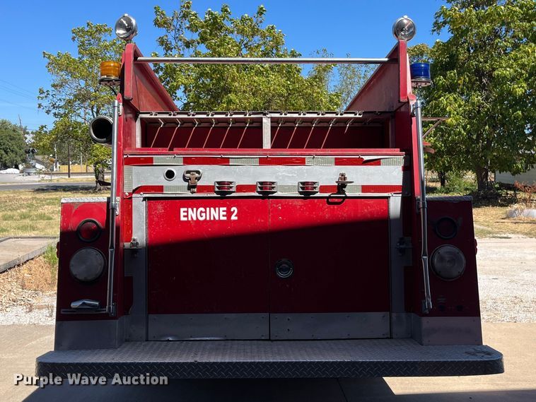 image for item FG0642 1971 International Harvester General C0-8190 pumper fire truck