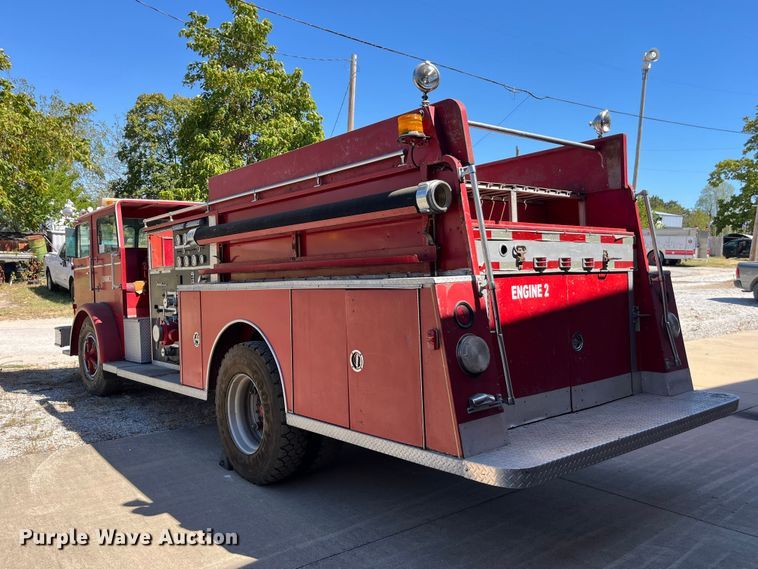 image for item FG0642 1971 International Harvester General C0-8190 pumper fire truck