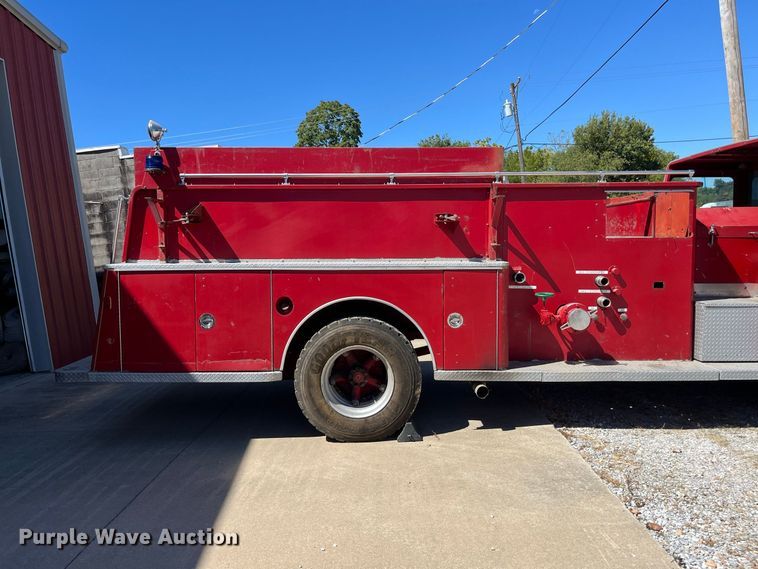 image for item FG0642 1971 International Harvester General C0-8190 pumper fire truck