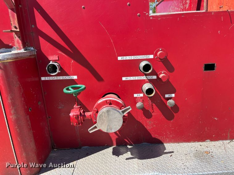image for item FG0642 1971 International Harvester General C0-8190 pumper fire truck