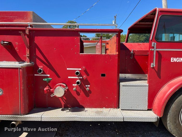 image for item FG0642 1971 International Harvester General C0-8190 pumper fire truck