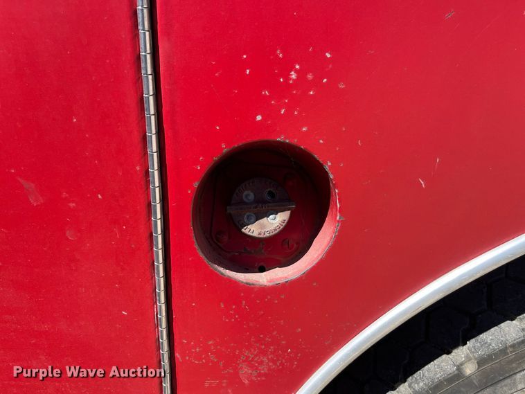 image for item FG0642 1971 International Harvester General C0-8190 pumper fire truck