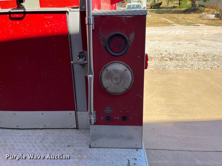 image for item FG0642 1971 International Harvester General C0-8190 pumper fire truck