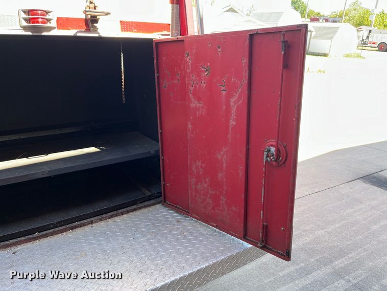image for item FG0642 1971 International Harvester General C0-8190 pumper fire truck
