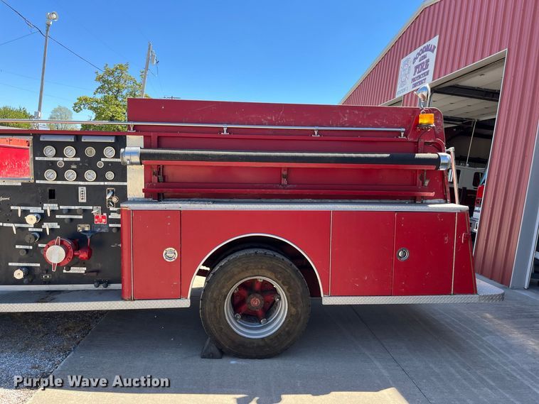 image for item FG0642 1971 International Harvester General C0-8190 pumper fire truck
