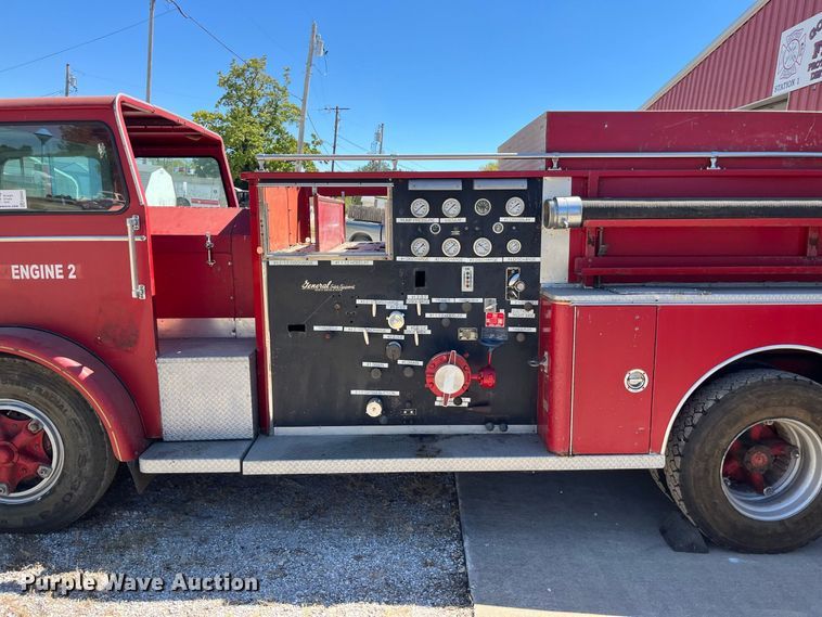 image for item FG0642 1971 International Harvester General C0-8190 pumper fire truck