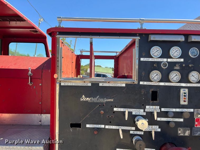 image for item FG0642 1971 International Harvester General C0-8190 pumper fire truck