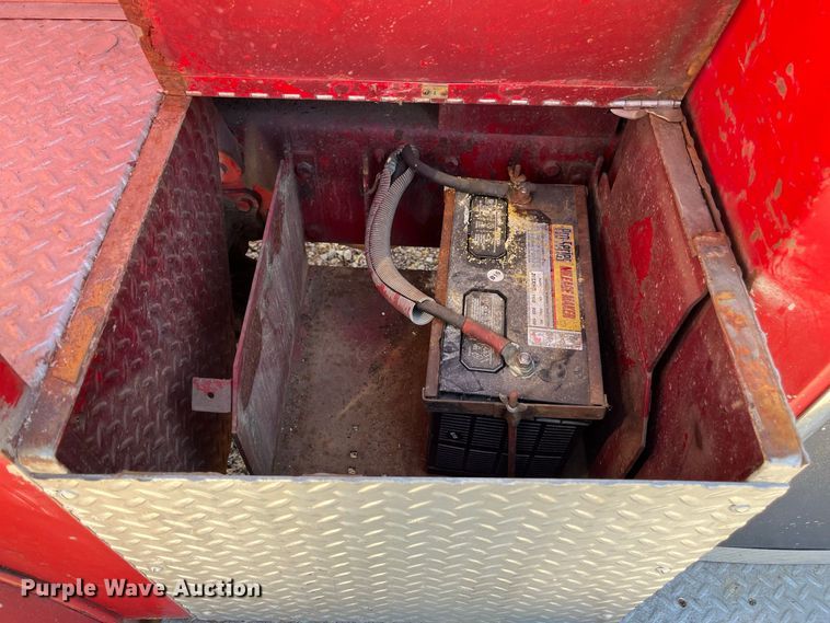 image for item FG0642 1971 International Harvester General C0-8190 pumper fire truck