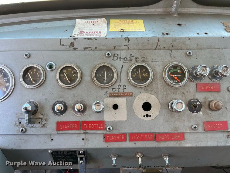 image for item FG0642 1971 International Harvester General C0-8190 pumper fire truck
