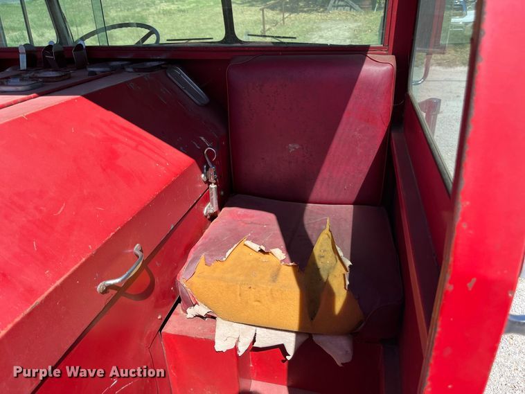 image for item FG0642 1971 International Harvester General C0-8190 pumper fire truck