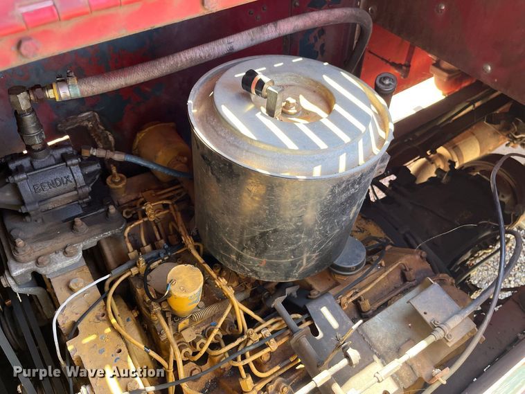 image for item FG0642 1971 International Harvester General C0-8190 pumper fire truck