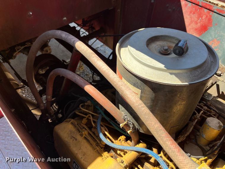 image for item FG0642 1971 International Harvester General C0-8190 pumper fire truck