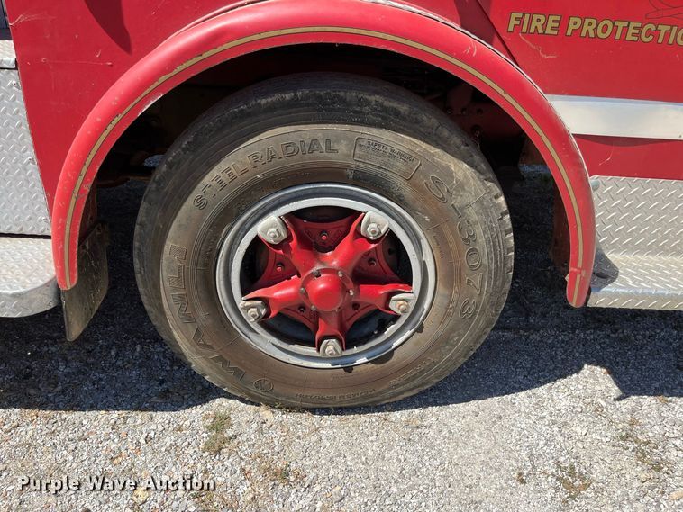 image for item FG0642 1971 International Harvester General C0-8190 pumper fire truck