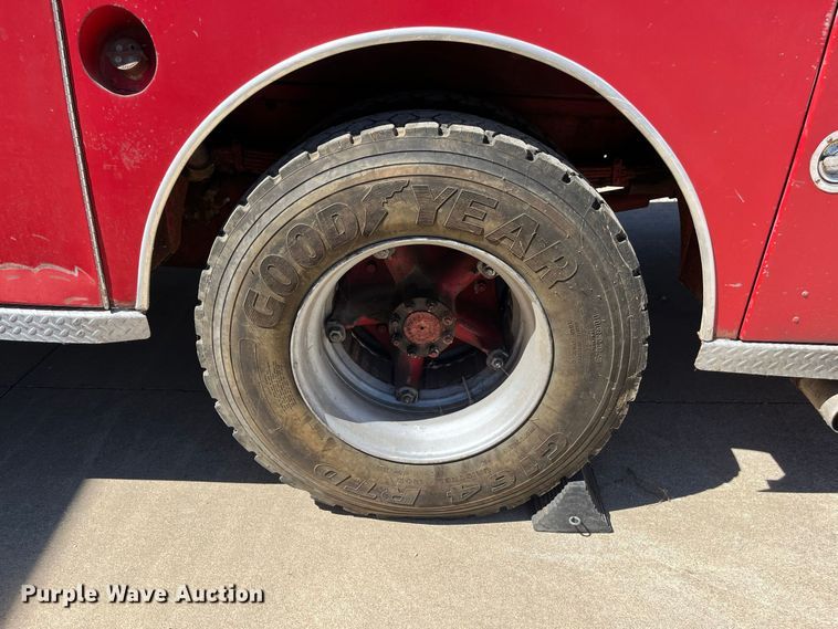 image for item FG0642 1971 International Harvester General C0-8190 pumper fire truck