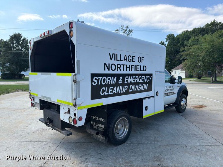 image for item FG3007 2006 Ford F550 chipper truck